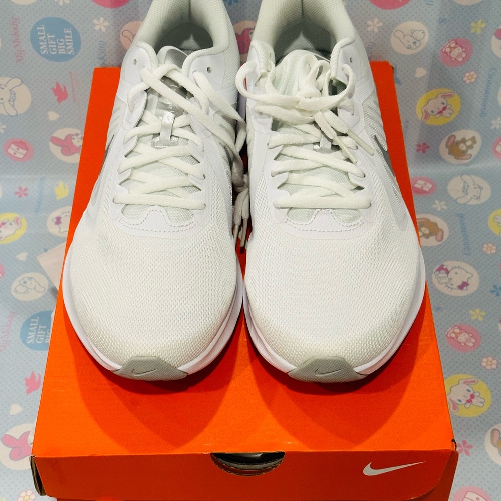 Nike Women’s Downshifter 10 Sneakers
